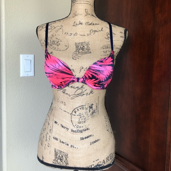 Victoria Secret Swimsuit-like bra - Picture 2 of 6